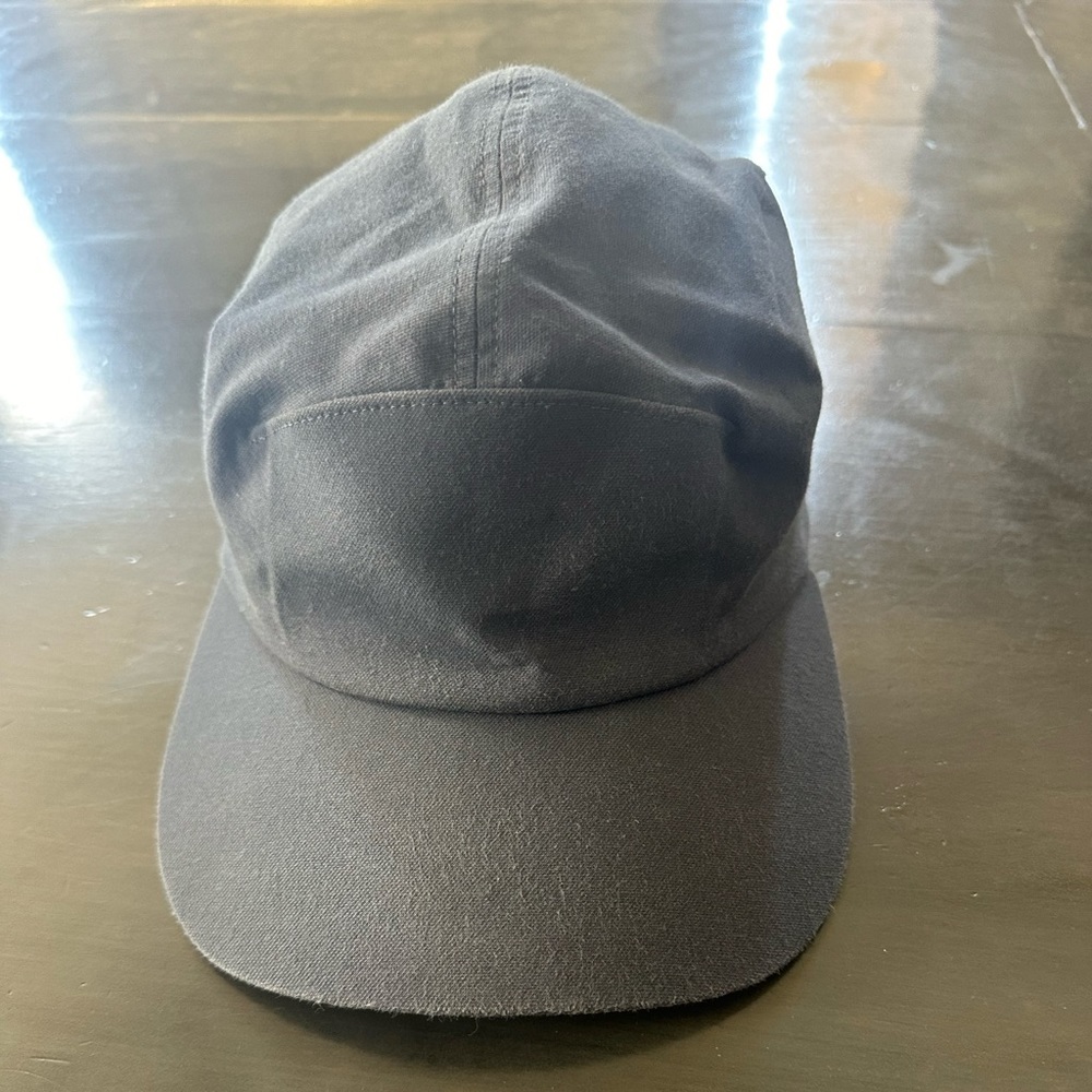 Lululemon running hat. Navy